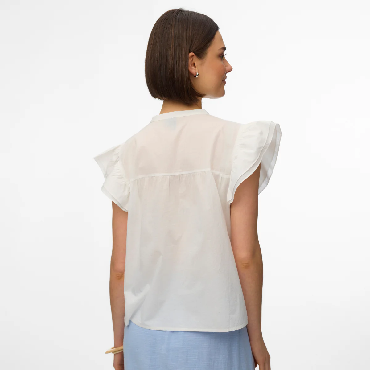 Blusa a maniche corte bianca da Donna con ricami sciangallo Vero Moda - Image 2