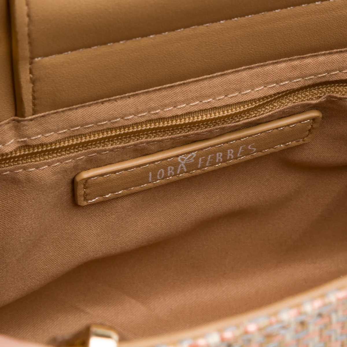 Borsa a mano beige da Donna con tramatura intrecciata effetto rafia Lora Ferres - Image 4