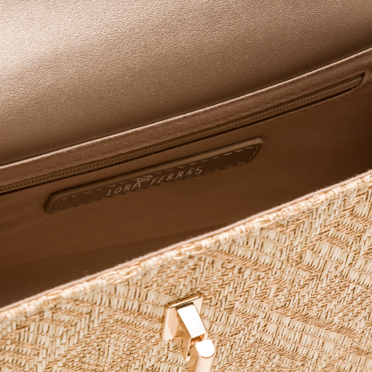 Borsa a Mano Oro da Donna con fibbia dorata e inserto in rafia Lora Ferres - Image 5
