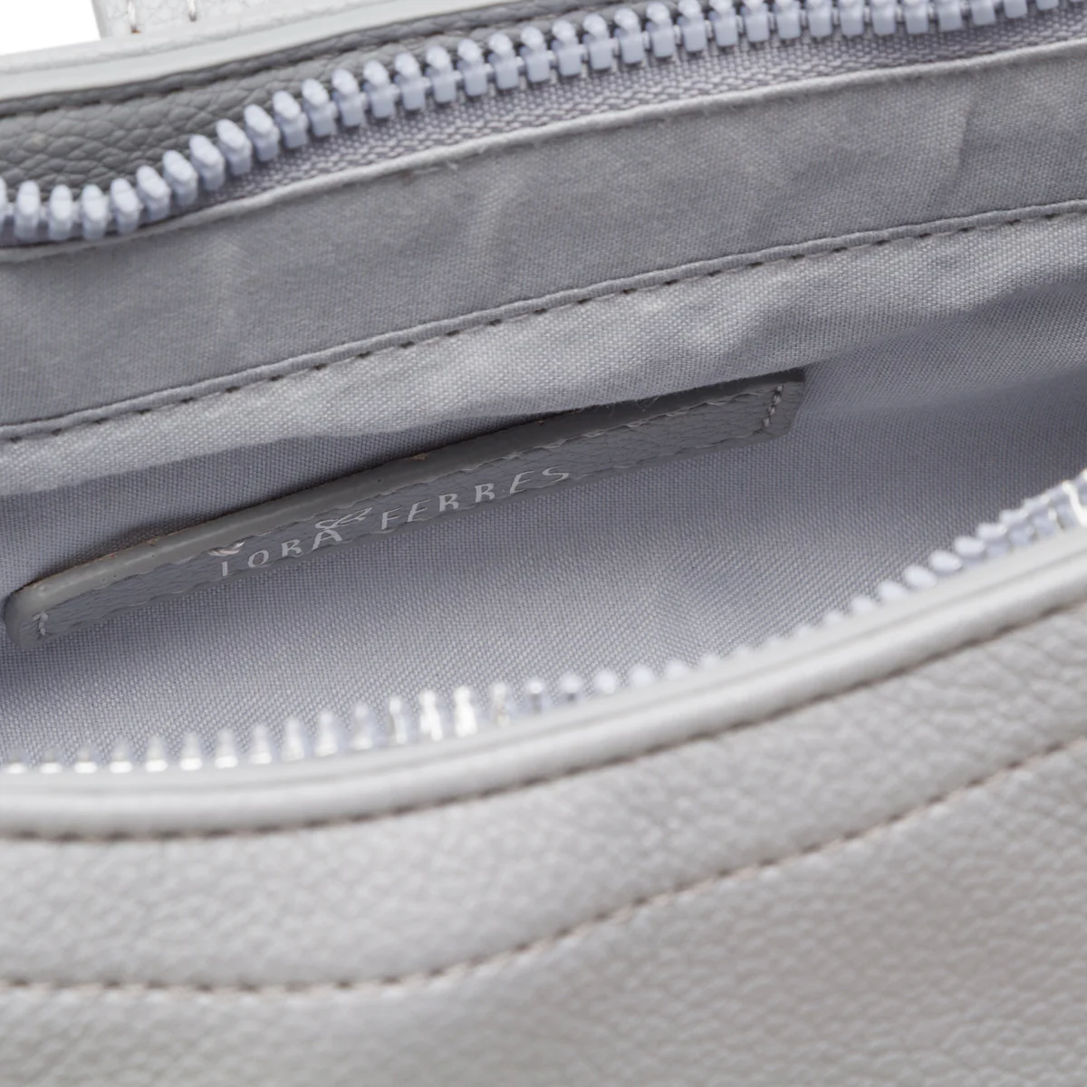 Borsa a Spalla Azzurra da Donna con Borchie e Fibbia frontale Lora Ferres - Image 4
