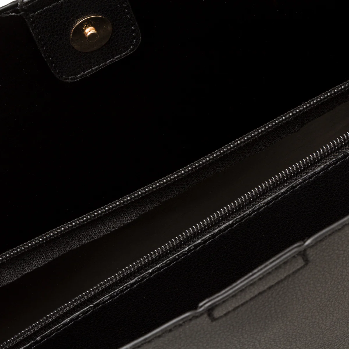 Borsa a spalla da donna nera con manici a catena Lora Ferres - Image 5
