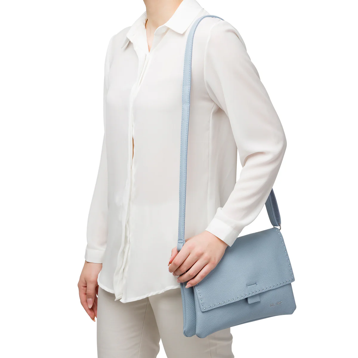 Borsa a tracolla azzurro da donna con cuciture a vista Lora Ferres - Image 5