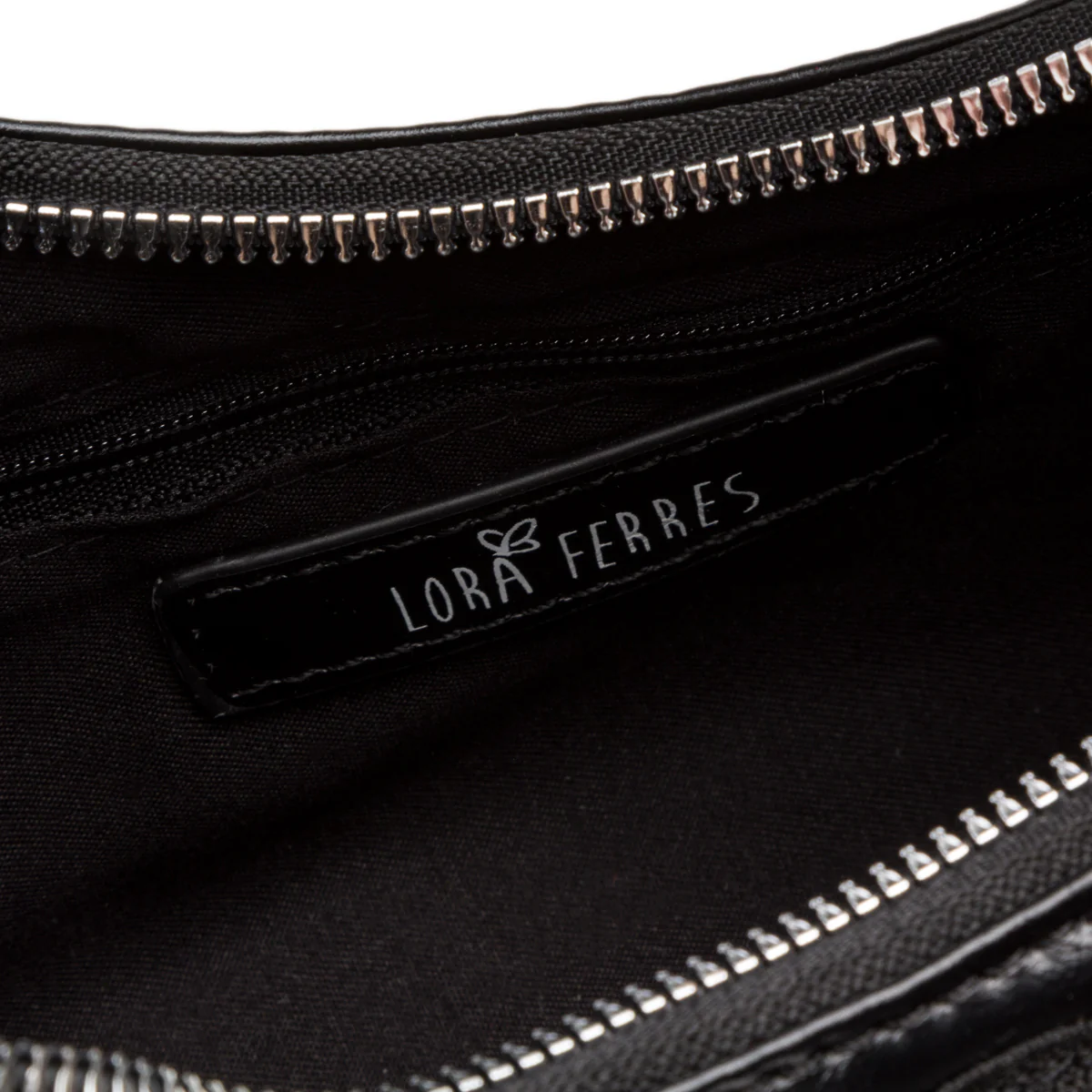 Borsa a tracolla da donna nera con tasche esterne Lora Ferres - Image 4