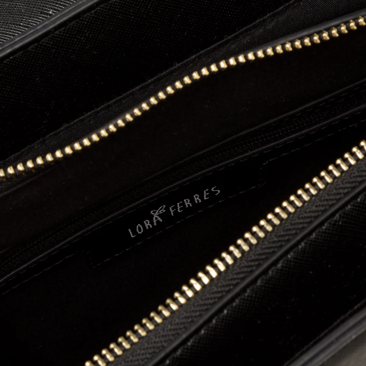 Borsa a tracolla nera da donna con chiusura a bottone Lora Ferres - Image 5