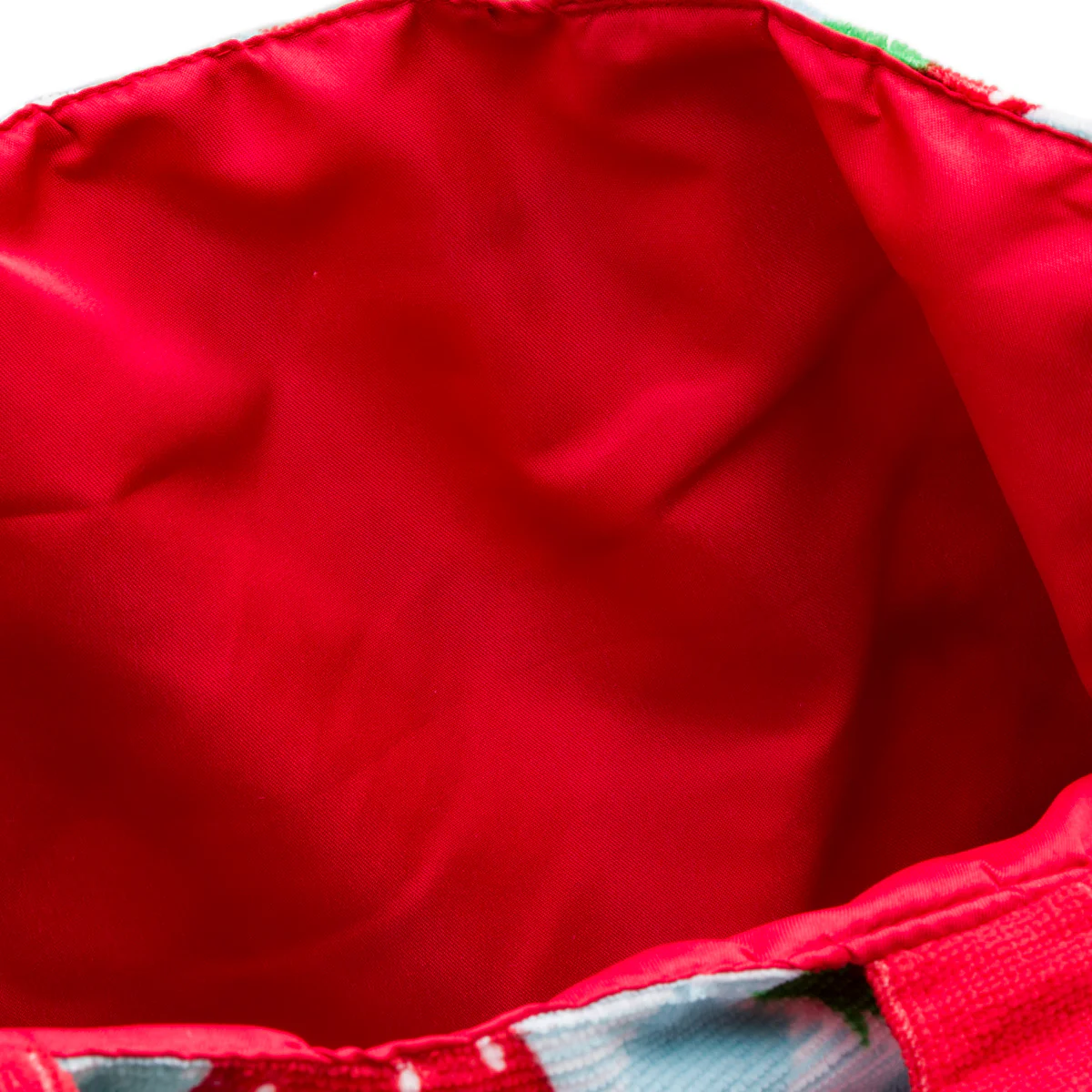 Borsa da mare donna in spugna rossa e azzurra con stampe fragole Camomilla Milano Strawberry - Image 4