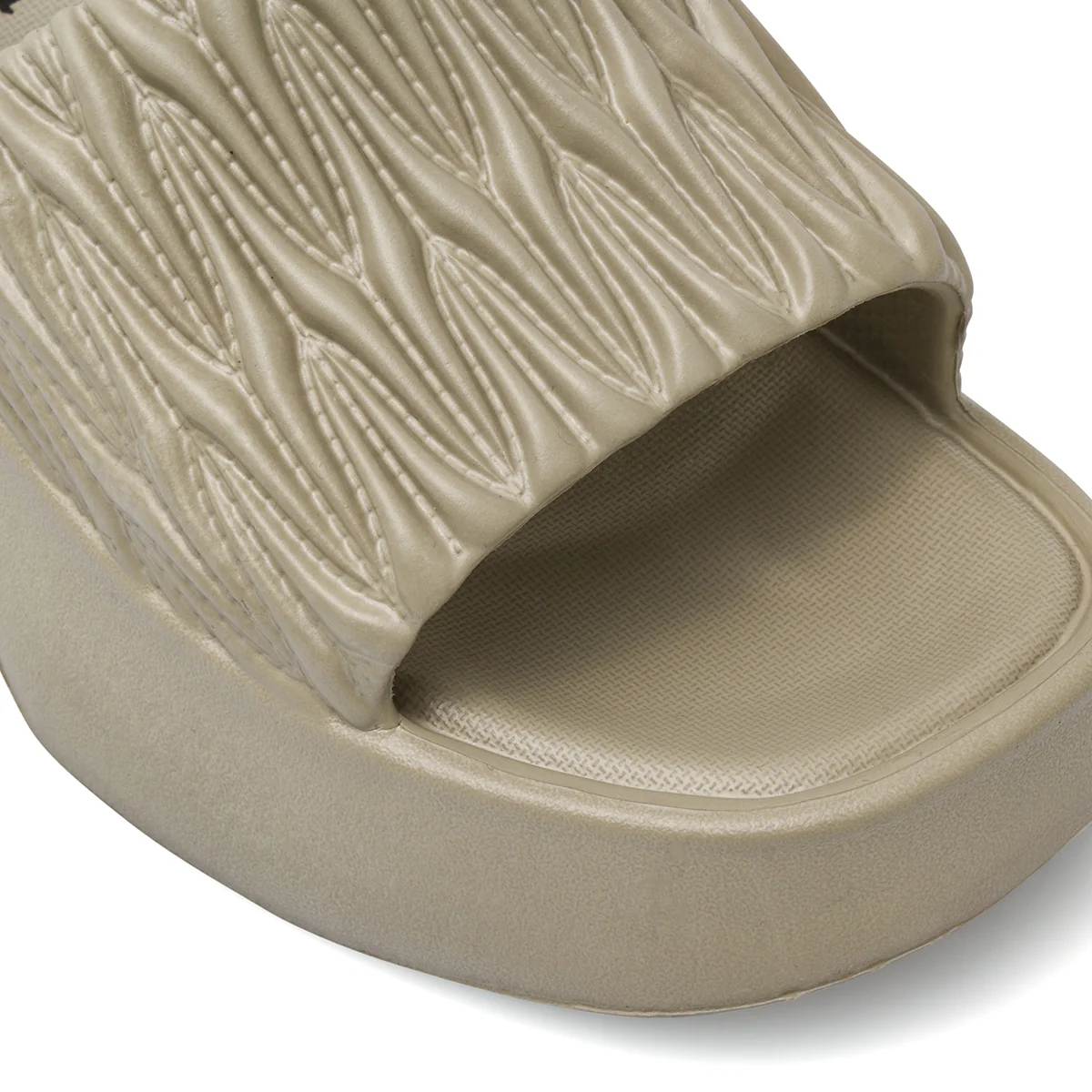 Ciabatte in gomma da Donna beige effetto plissé con zeppa De Fonseca - Image 5