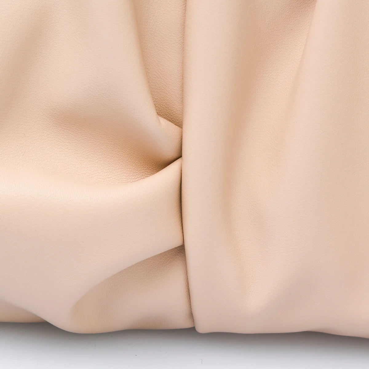 Clutch beige effetto arricciato da donna Lora Ferres - Image 3