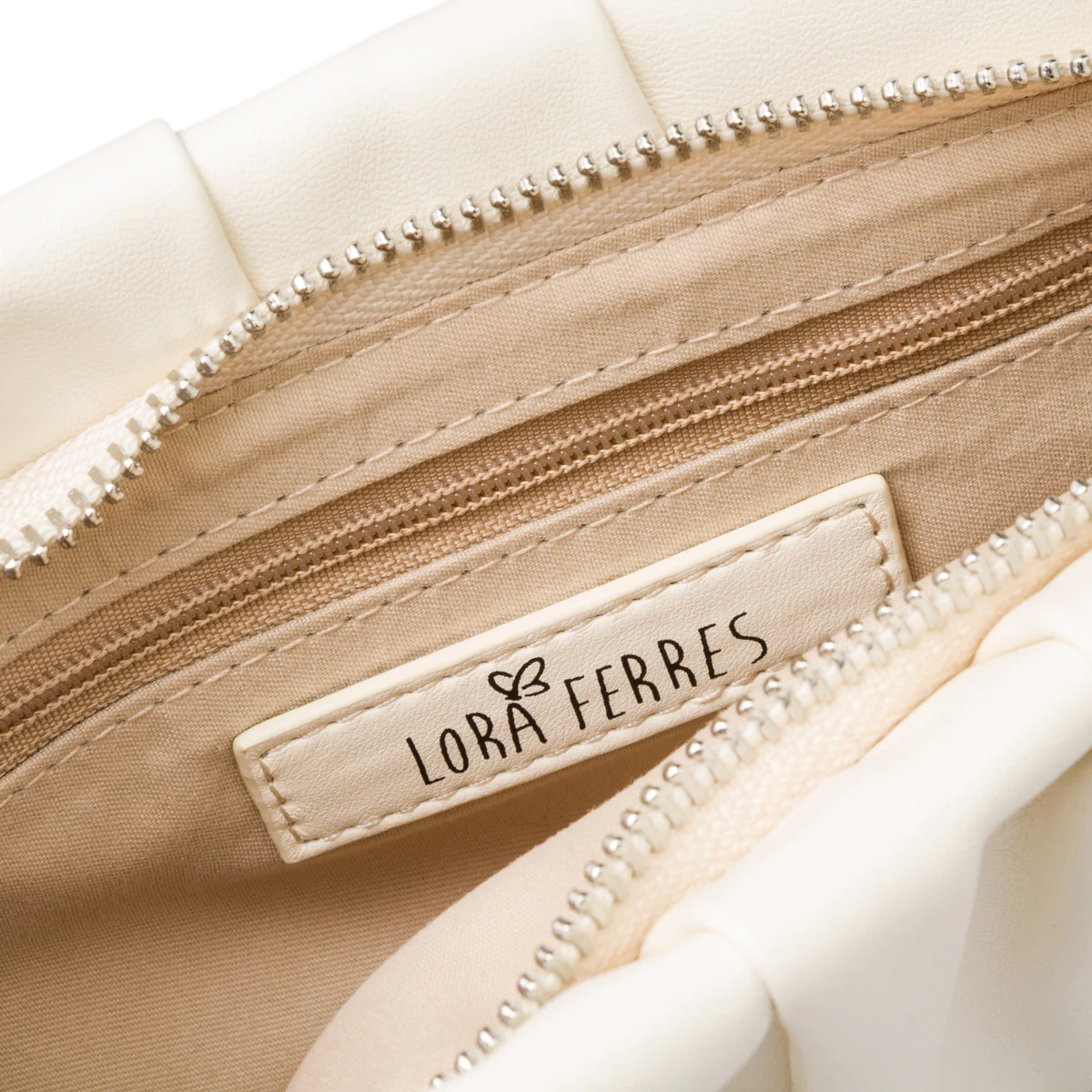 Clutch bianca off-white effetto arricciato da donna Lora Ferres - Image 5