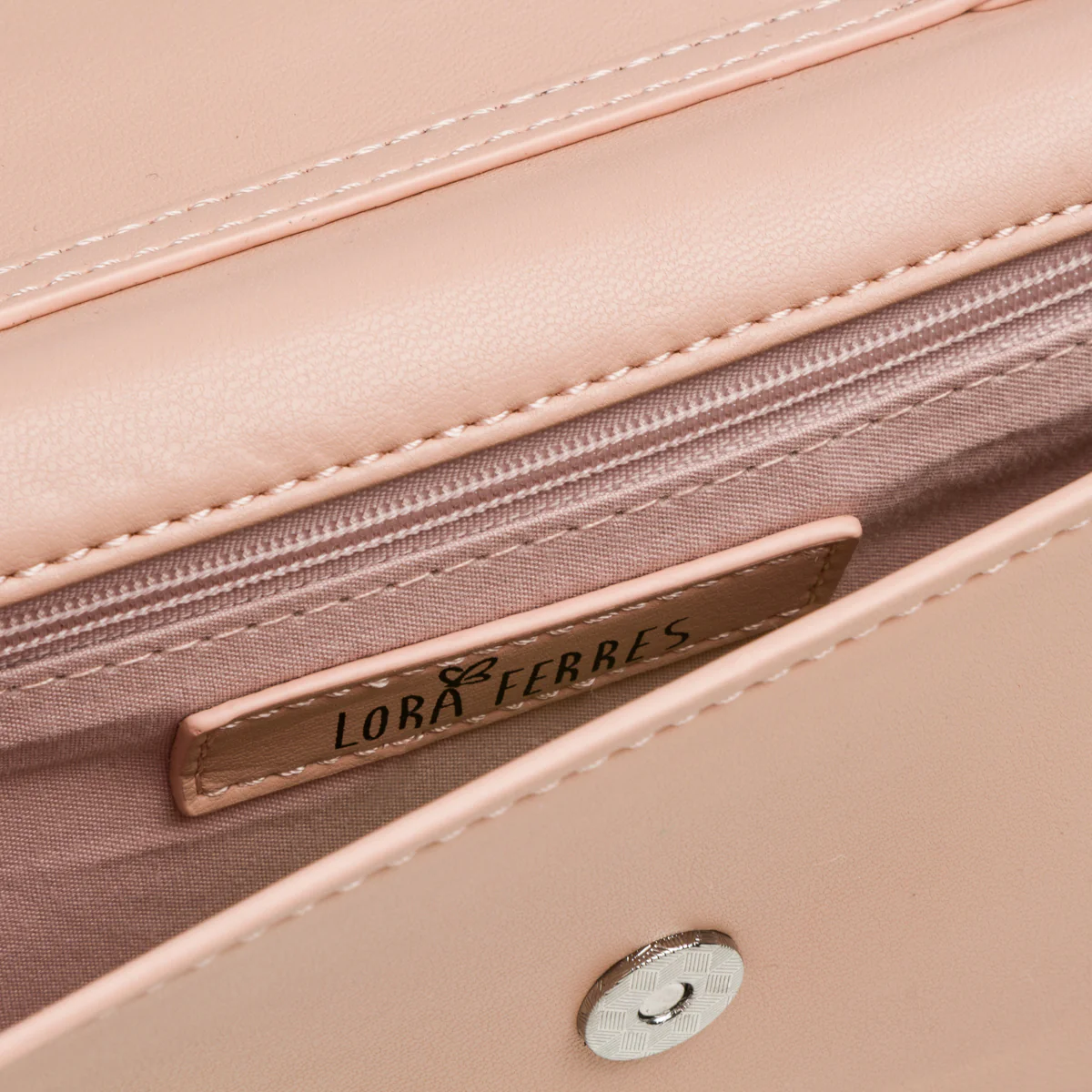 Clutch da donna rosa con dettaglio in metallo frontale Lora Ferres - Image 4