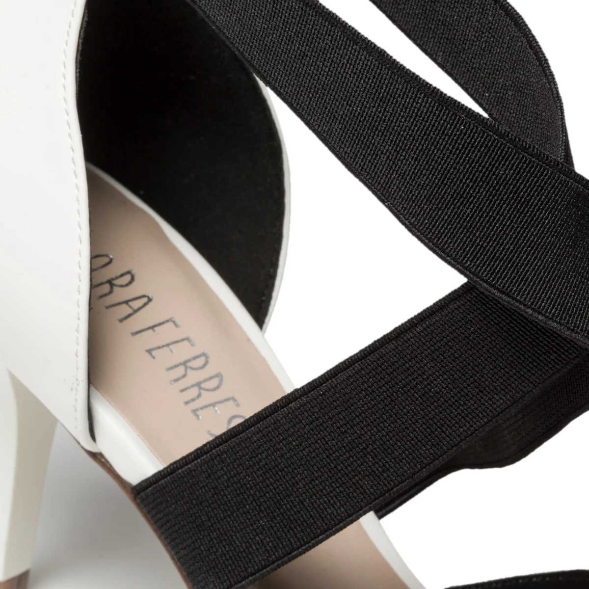 Décolleté bianche con fasce elastiche e tacco 7 cm Lora Ferres - Image 6