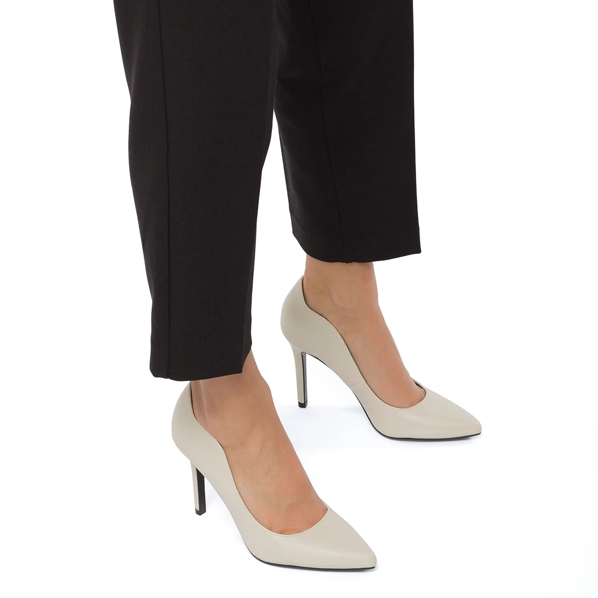 Décolleté bianche con tacco a stiletto 9 cm Lora Ferres