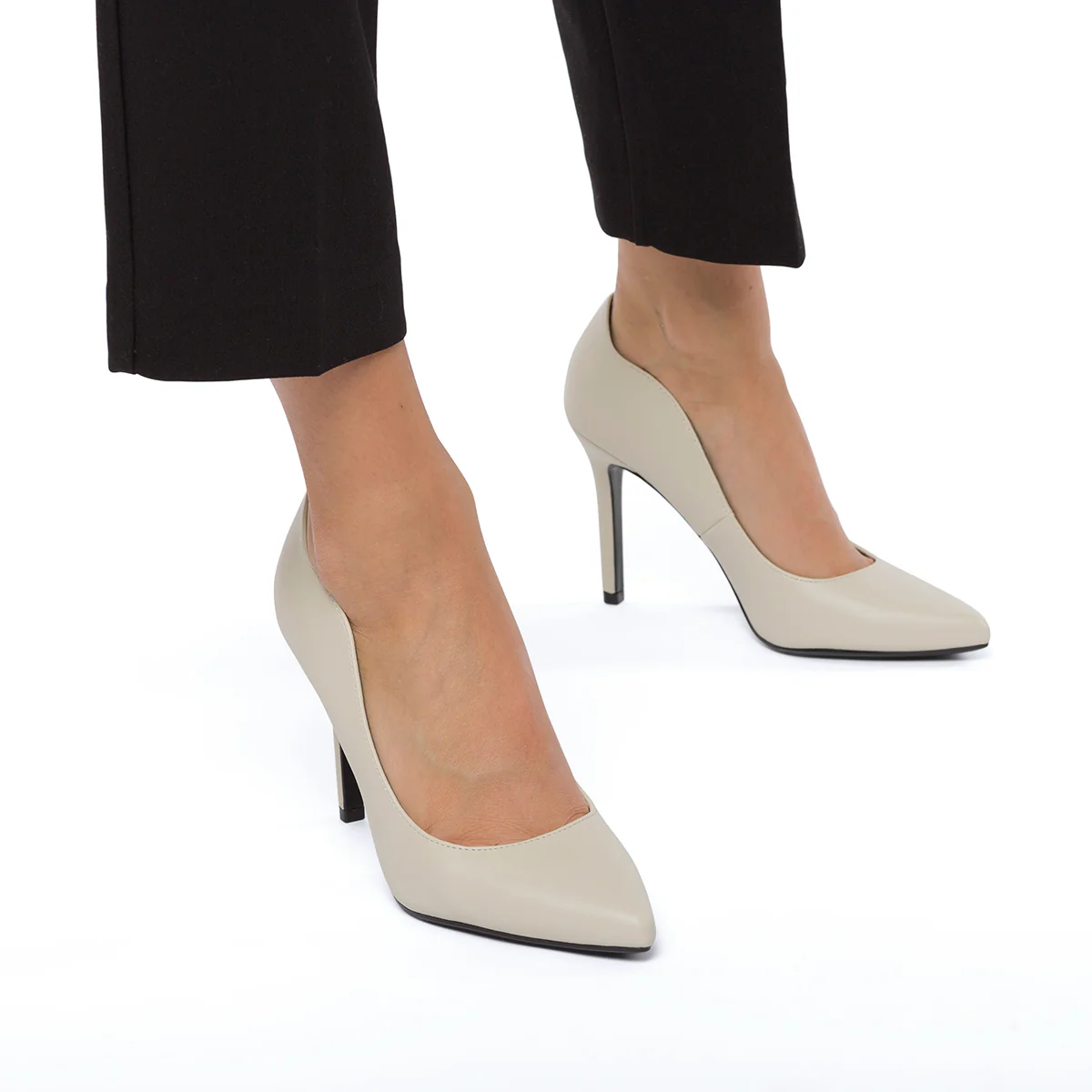 Décolleté bianche con tacco a stiletto 9 cm Lora Ferres - Image 11