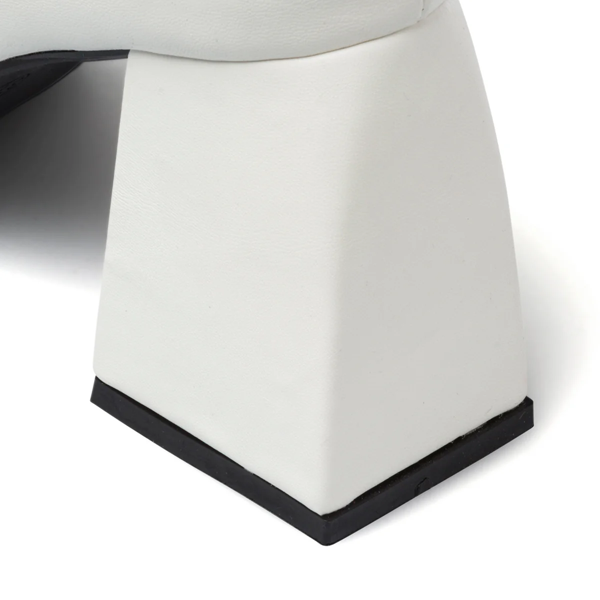 Décolleté bianche con tacco quadrato 8 cm Lora Ferres - Image 7