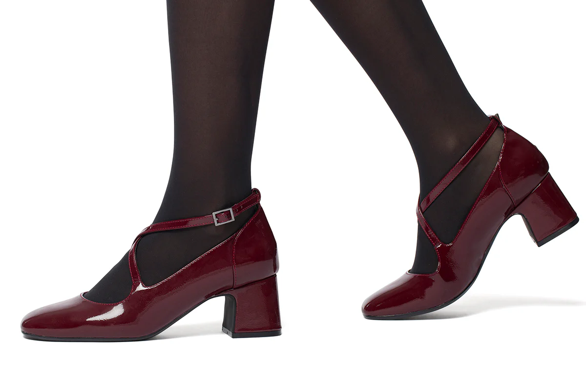 Décolleté bordeaux in vernice con cinturini incrociati Lora Ferres - Image 4