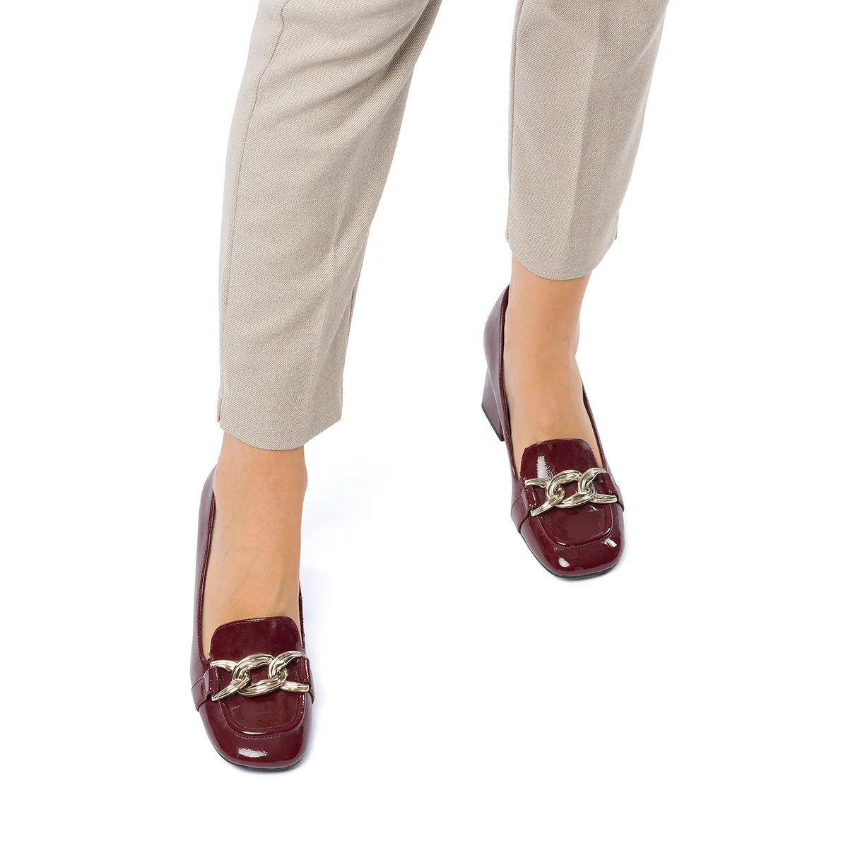 Décolleté bordeaux in vernice con maxi-catena e tacco 6,5 cm Lora Ferres - Image 3