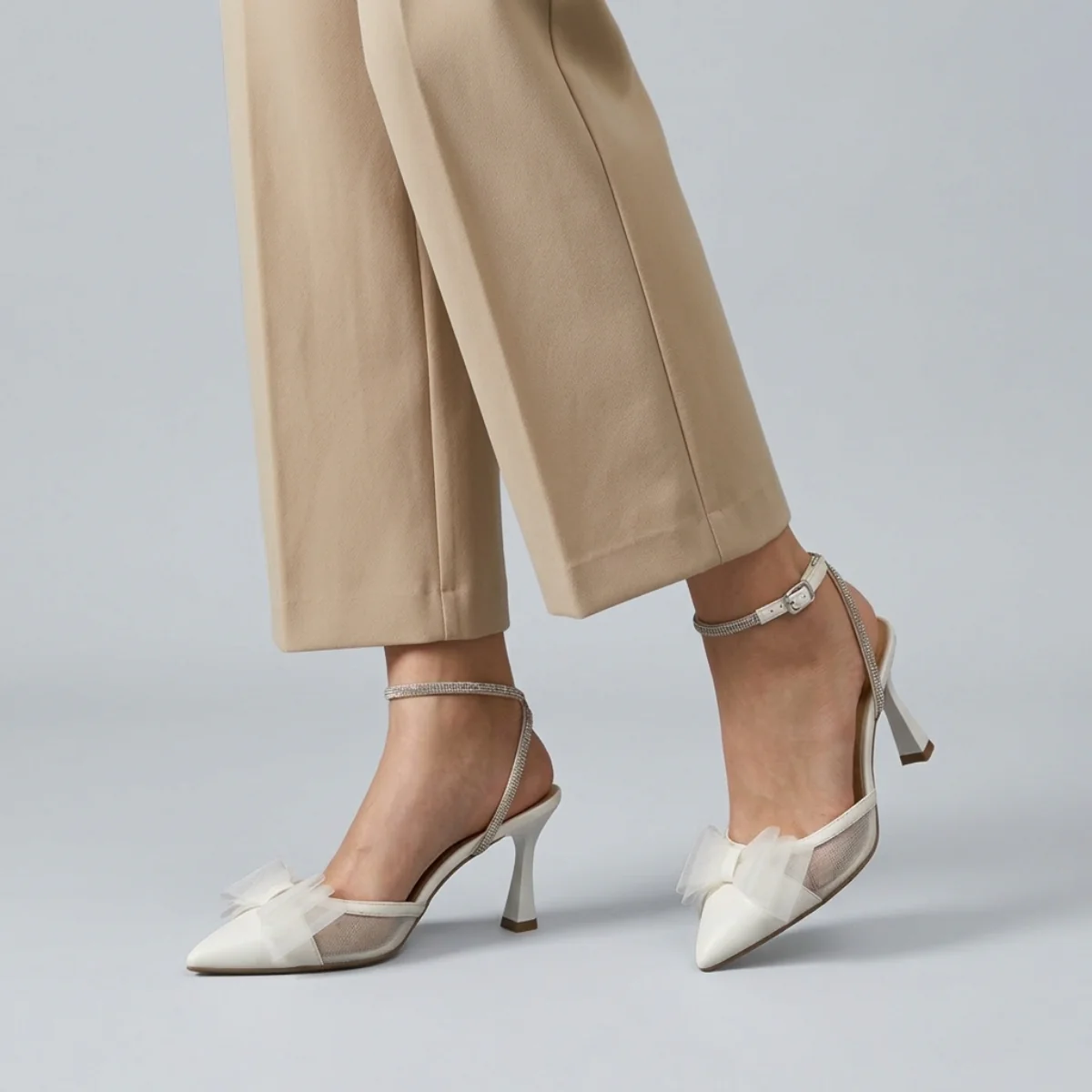 Décolleté da donna bianche Swish Jeans con inserti in rete e strass
