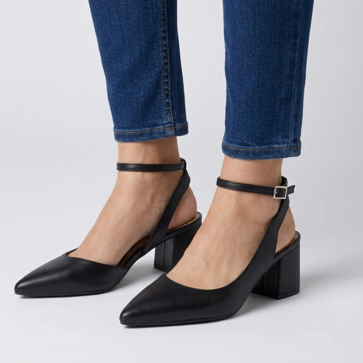 Décolleté da donna nere con cinturino e tacco colonna 7 cm Lora Ferres