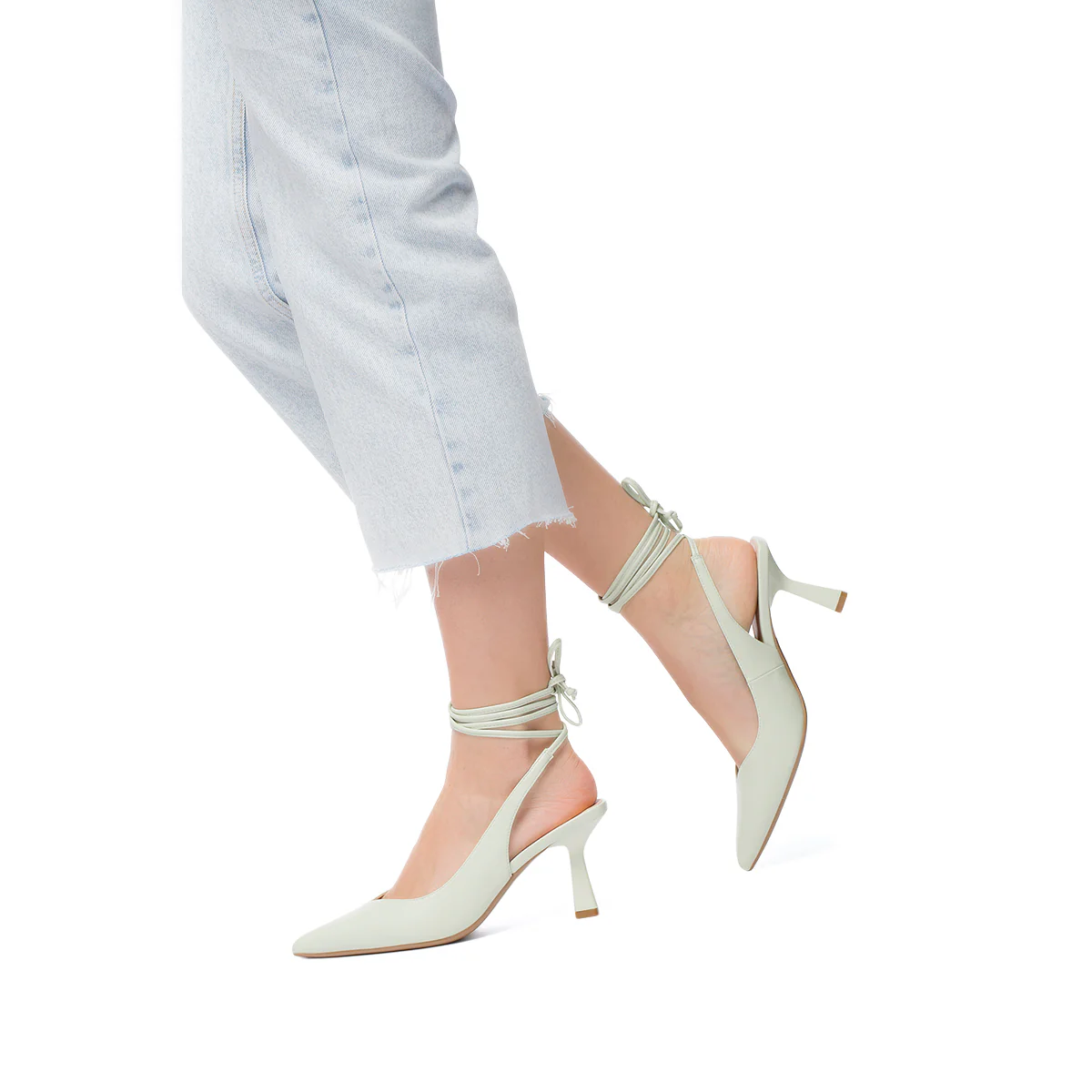 Décolleté slingback alla schiava verde chiaro con laccetti alla caviglia Lora Ferres - Image 3