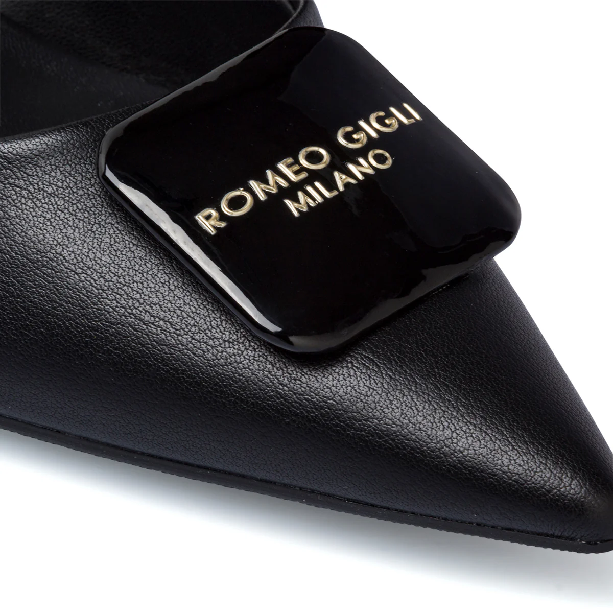 Décolleté slingback nere con logo in metallo Romeo Gigli Milano - Image 5