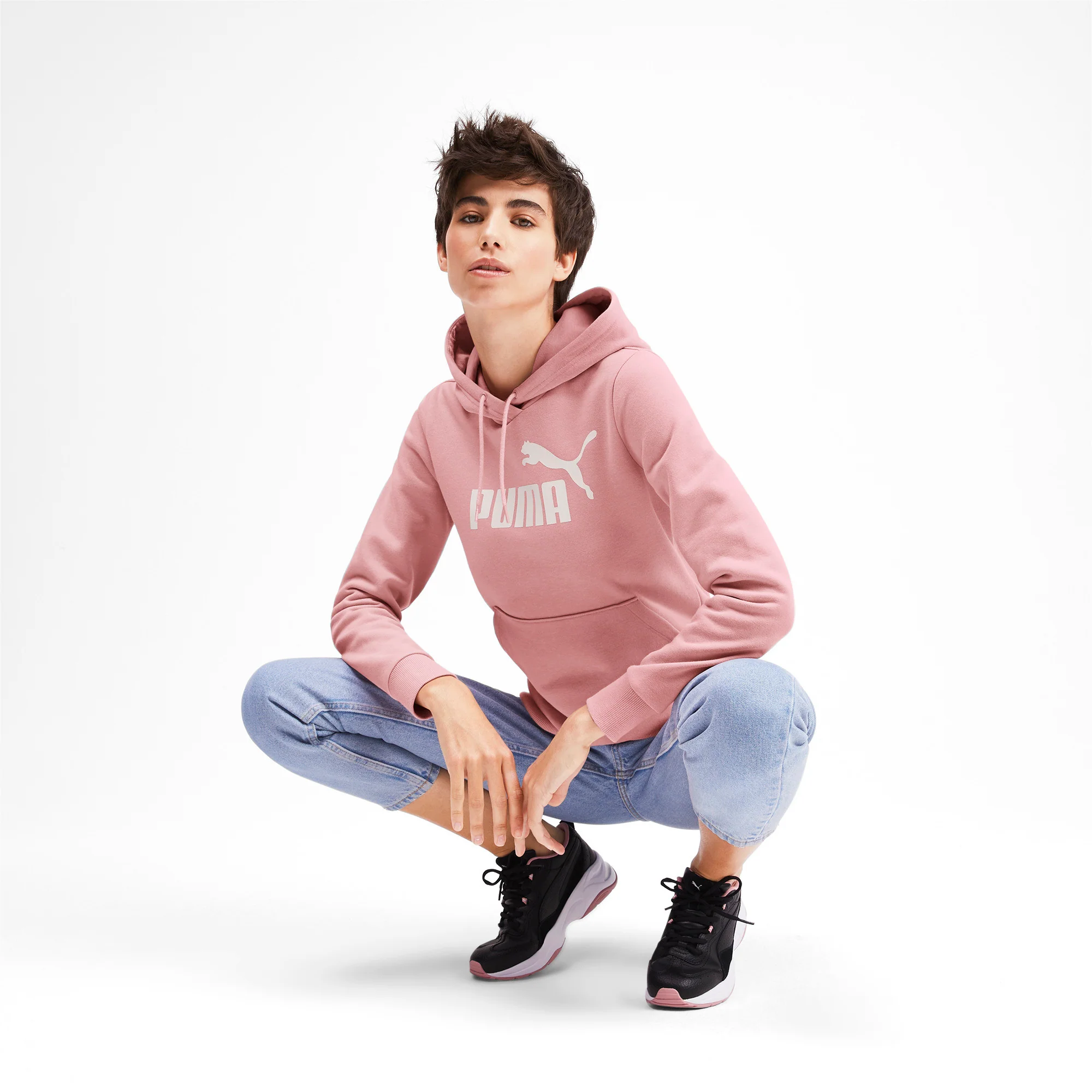 Felpa con cappuccio rosa Puma Essentials Logo - Image 3