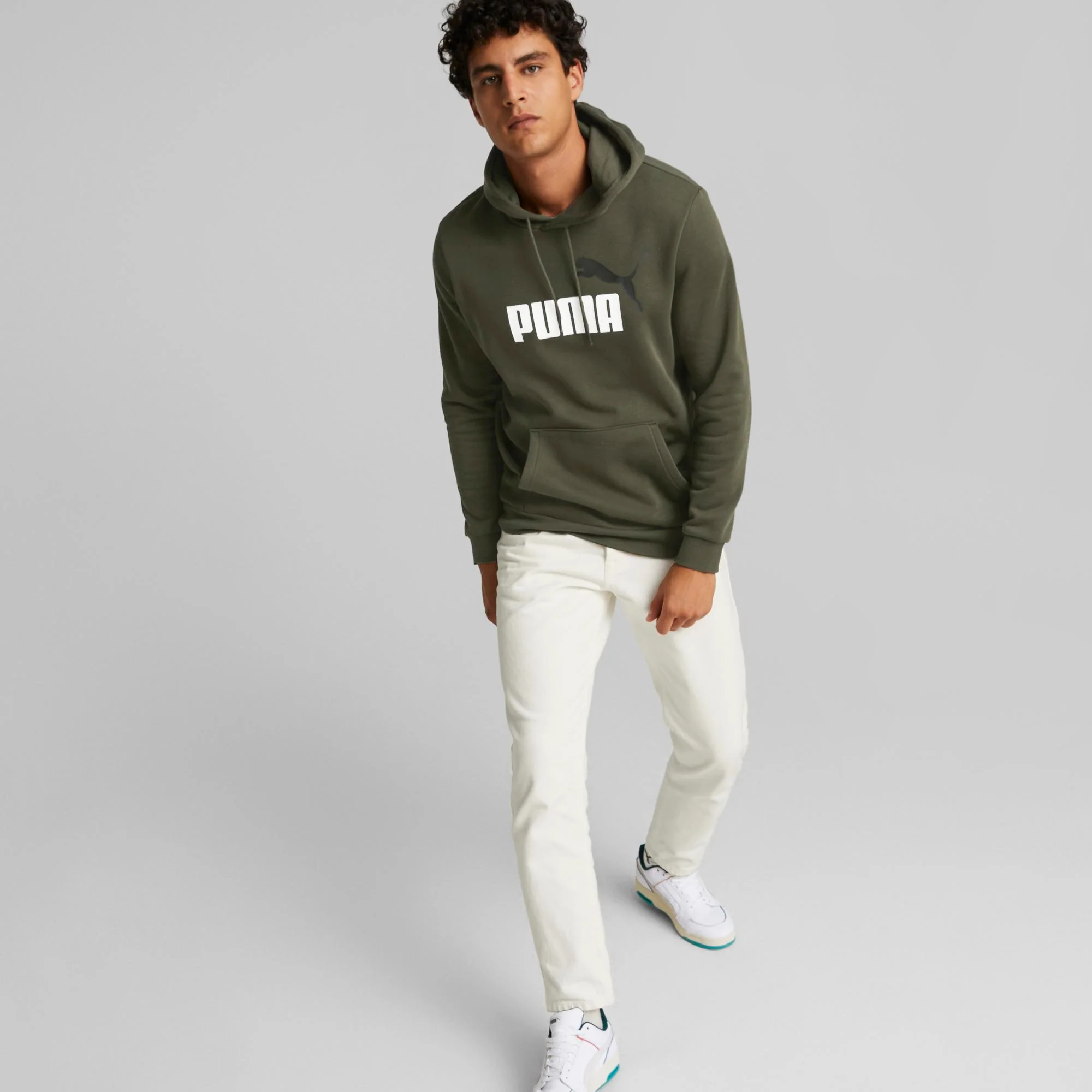 Felpa con cappuccio verde da uomo con logo sul petto Puma Essentials+ 2 Big Logo - Image 5