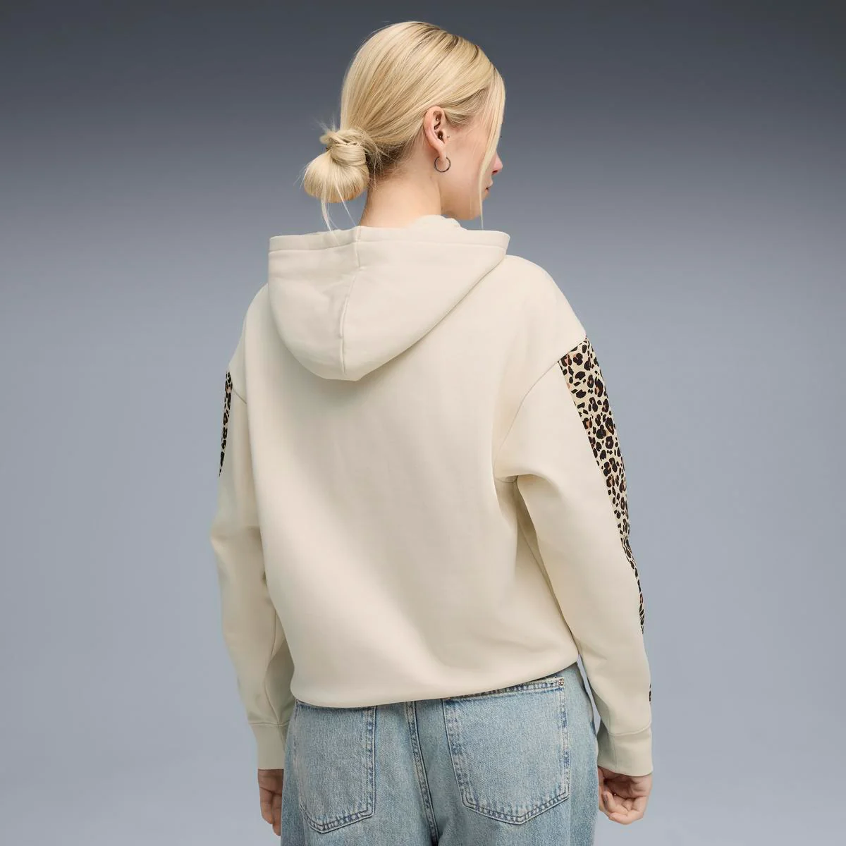 Felpa con stampa Leopard beige da Donna Puma ESS GRAPHIC Animal - Image 4