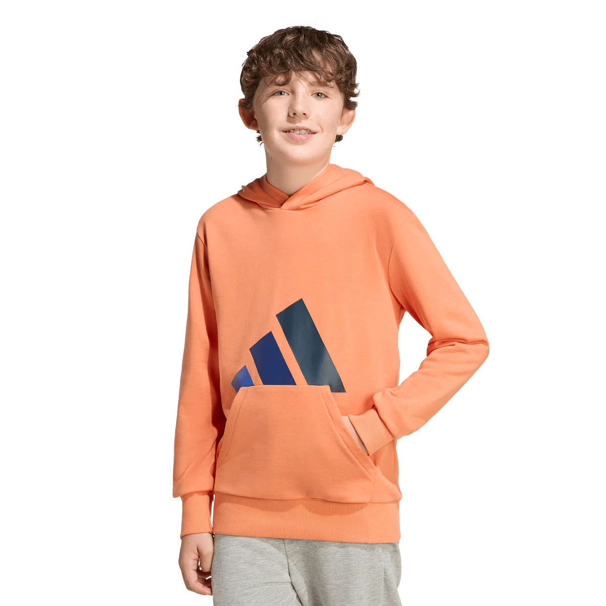 Felpa da bambino arancione con cappuccio e grande logo blu adidas