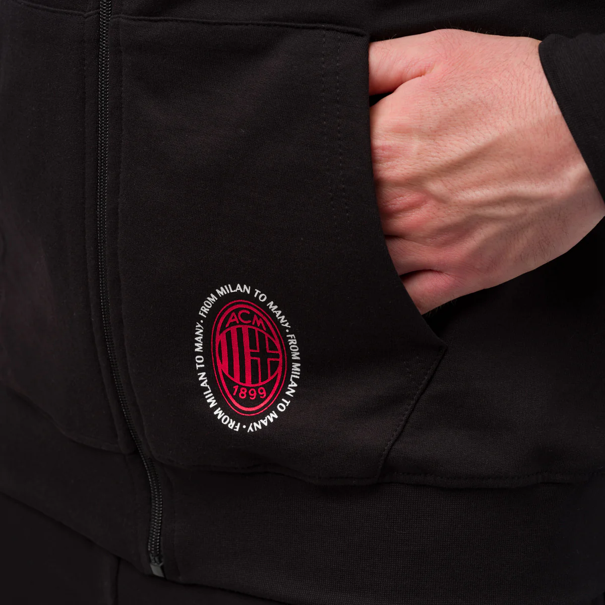 Felpa da uomo nera e rossa con zip e logo Milan - Image 3