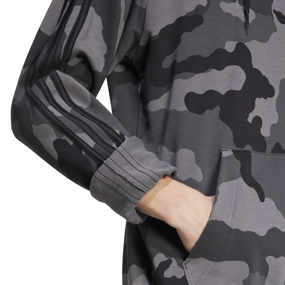 Felpa uomo con cappuccio Seasonal Essentials Camouflage adidas - Image 4