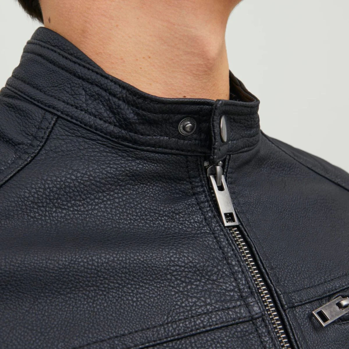 Giacca biker in similpelle nera da uomo Jack & Jones - Image 7