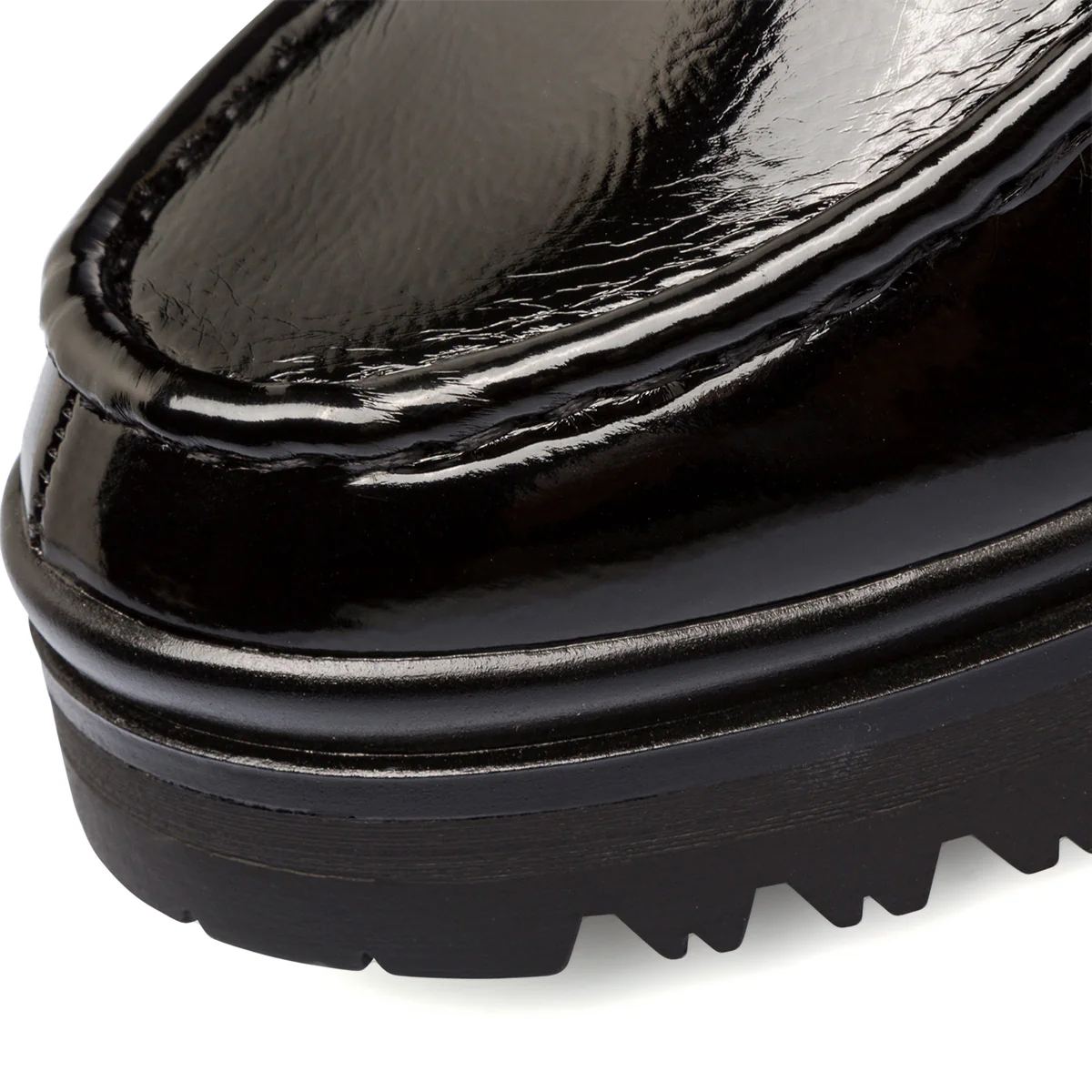 Mocassini chunky da donna neri in vernice con tacco 6 cm e maxi-catena Lora Ferres - Image 6