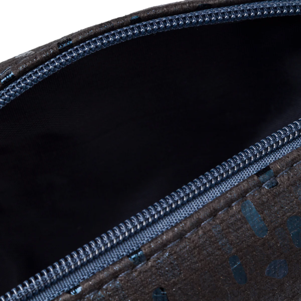 Necessaire blu da donna con chiusura a zip Camomilla Milano - Image 5