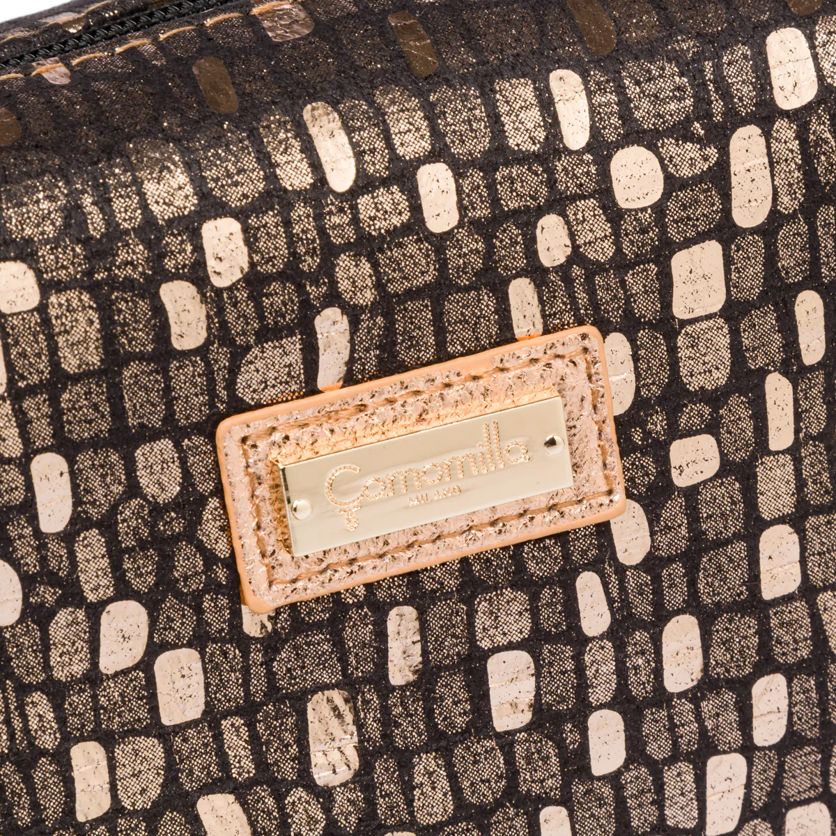 Necessaire oro da donna con chiusura a zip Camomilla Milano - Image 3