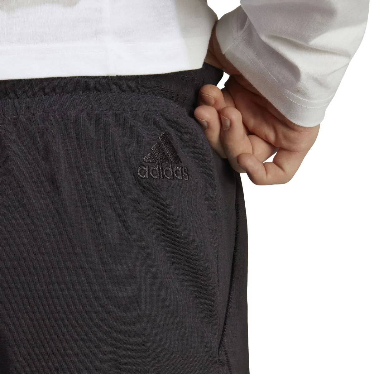 Pantaloncini neri da uomo adidas Essentials Logo - Image 8