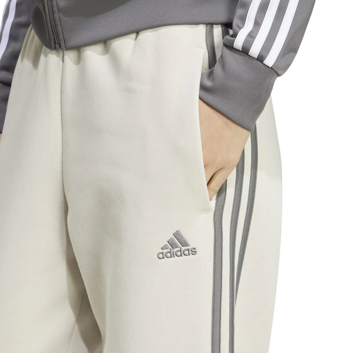 Pantaloni joggers da donna bianchi con logo adidas - Image 6