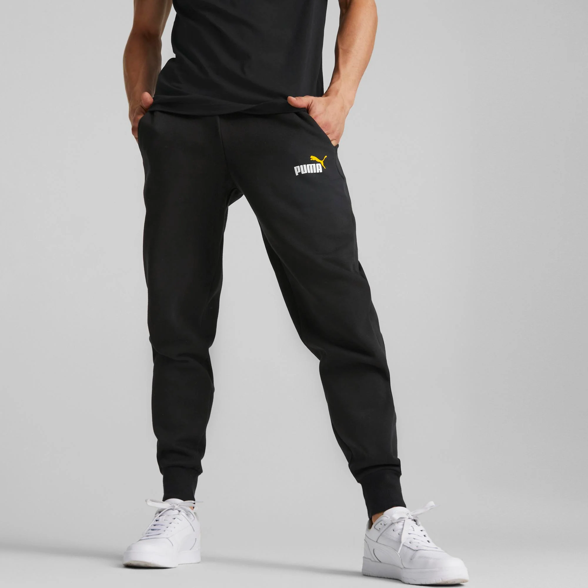Pantaloni joggers neri da uomo con logo a contrasto Puma Essentials+ 2