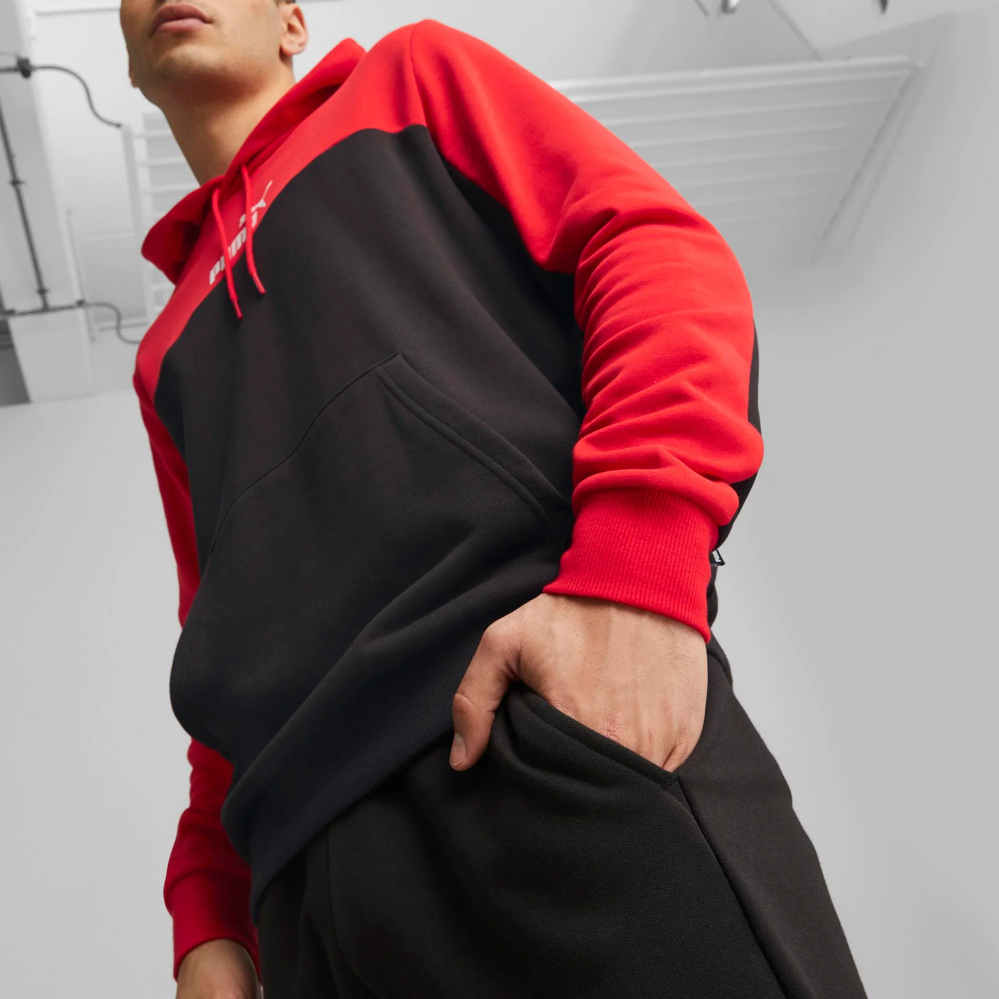 Pantaloni joggers neri e rossi da uomo Puma For All Time - Image 4