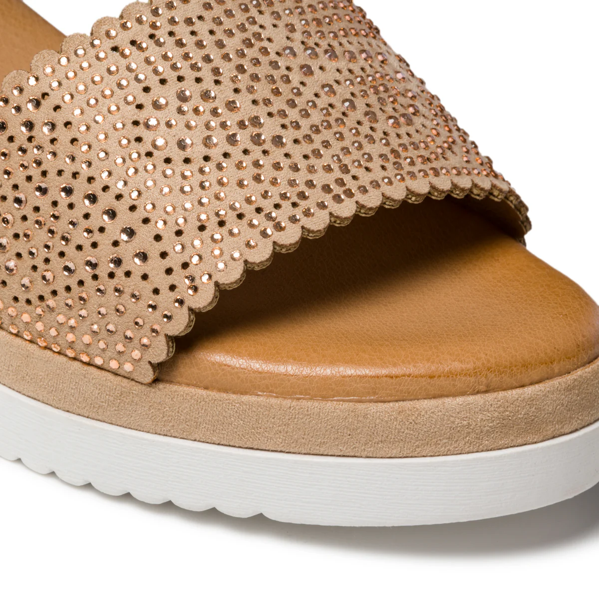Sandali gioiello beige effetto scamosciato con zeppa 5 cm e applicazione di strass Lora Ferres - Image 5