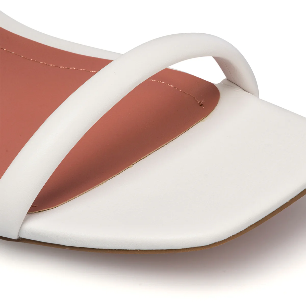 Sandali bianchi in "pelle vegana" con tacco a blocco 7 cm e punta quadrata Call It Spring Kaiaa - Image 5