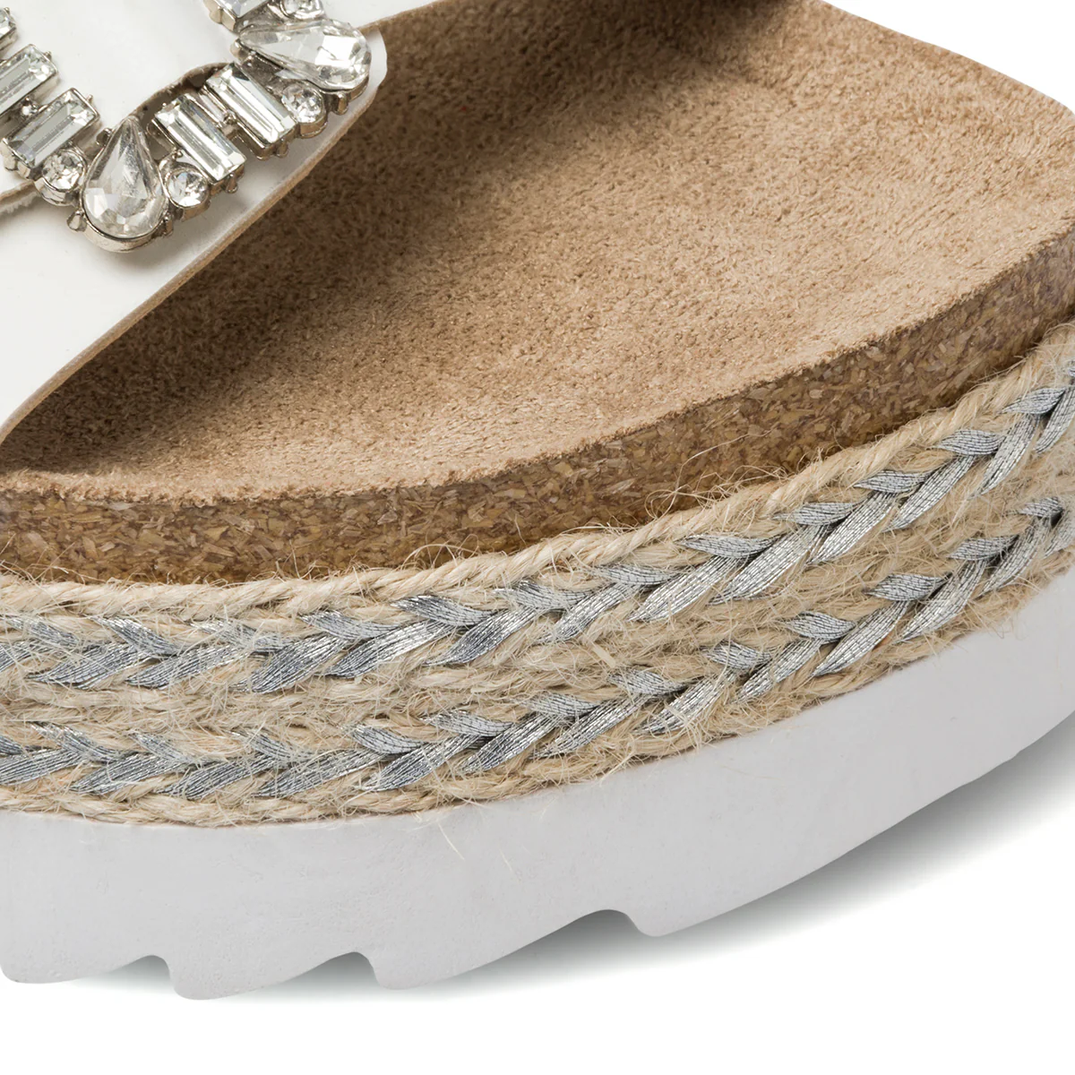 Sandali da donna bianchi con zeppa 4 cm e fibbie con perline Lora Ferres - Image 12