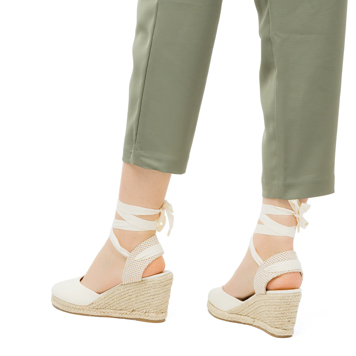 Sandali da donna bianco off-white con zeppa effetto rafia Lora Ferres - Image 3