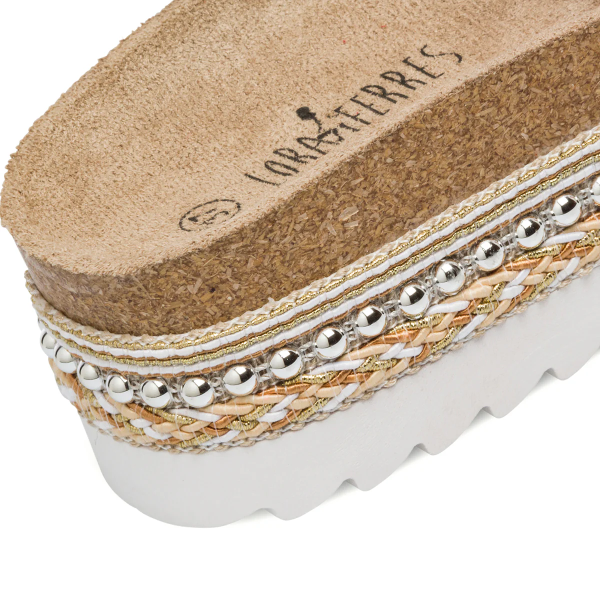 Sandali da donna rossi con zeppa 4 cm e piccole borchie Lora Ferres - Image 6