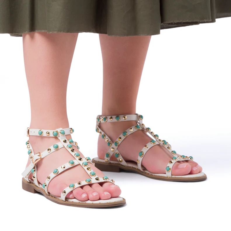 Sandali Flat Bianchi da Donna con dettaglio Borchie sulla tomaia Lora Ferres