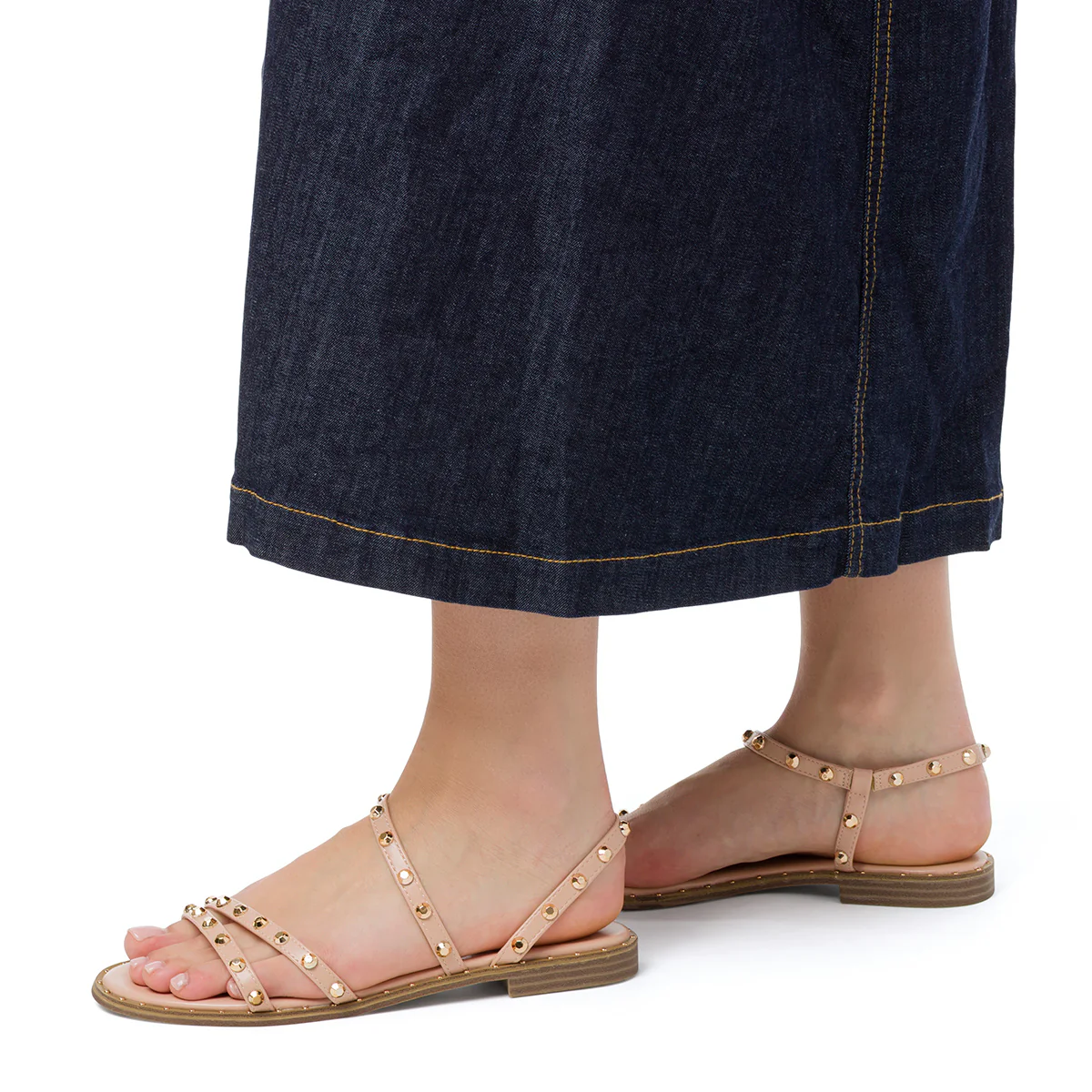 Sandali flat nude da Donna con dettaglio borchie Lora Ferres - Image 3