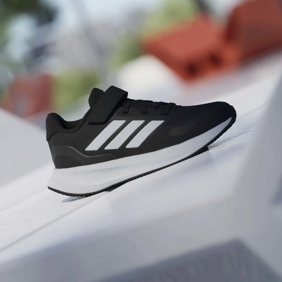 Scarpe Bambino Nere con Strappo e Cloudfoam adidas Runfalcon 5