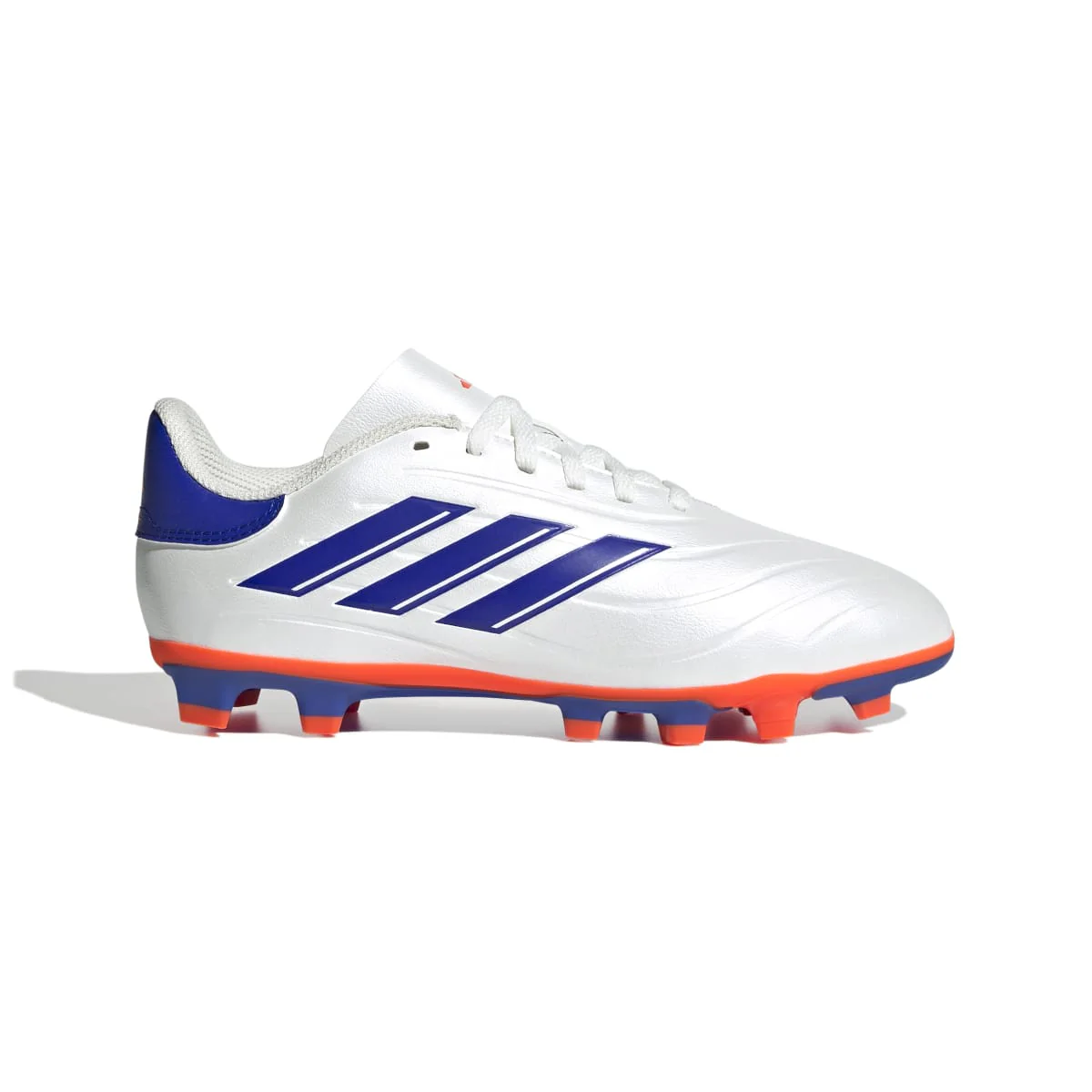 Scarpe da calcio da ragazzo bianche con dettagli blu e arancioni adidas Copa Pure 2 Club FXG - Image 2