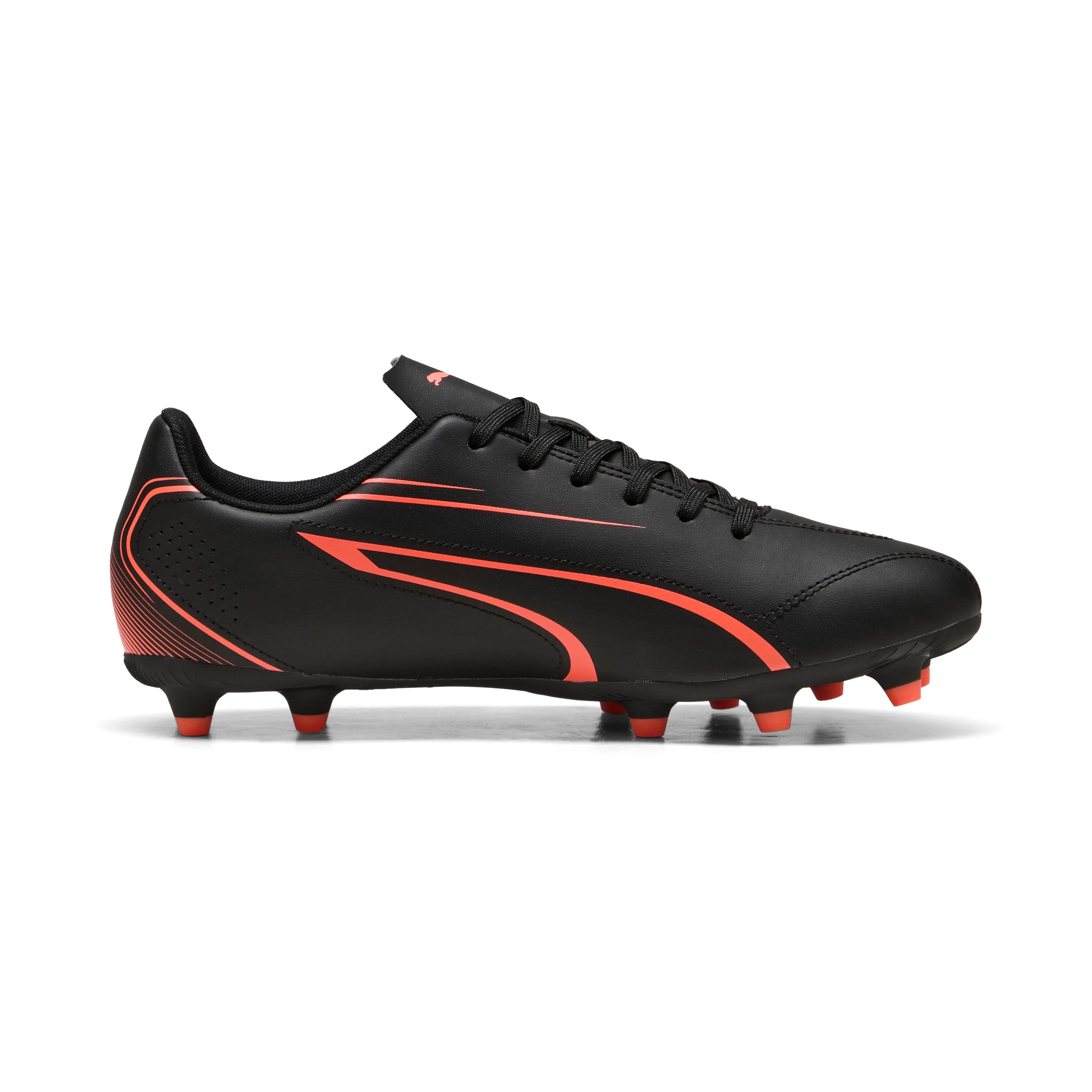 Scarpe da calcio da uomo Puma Vitoria nere con logo arancione - Image 3
