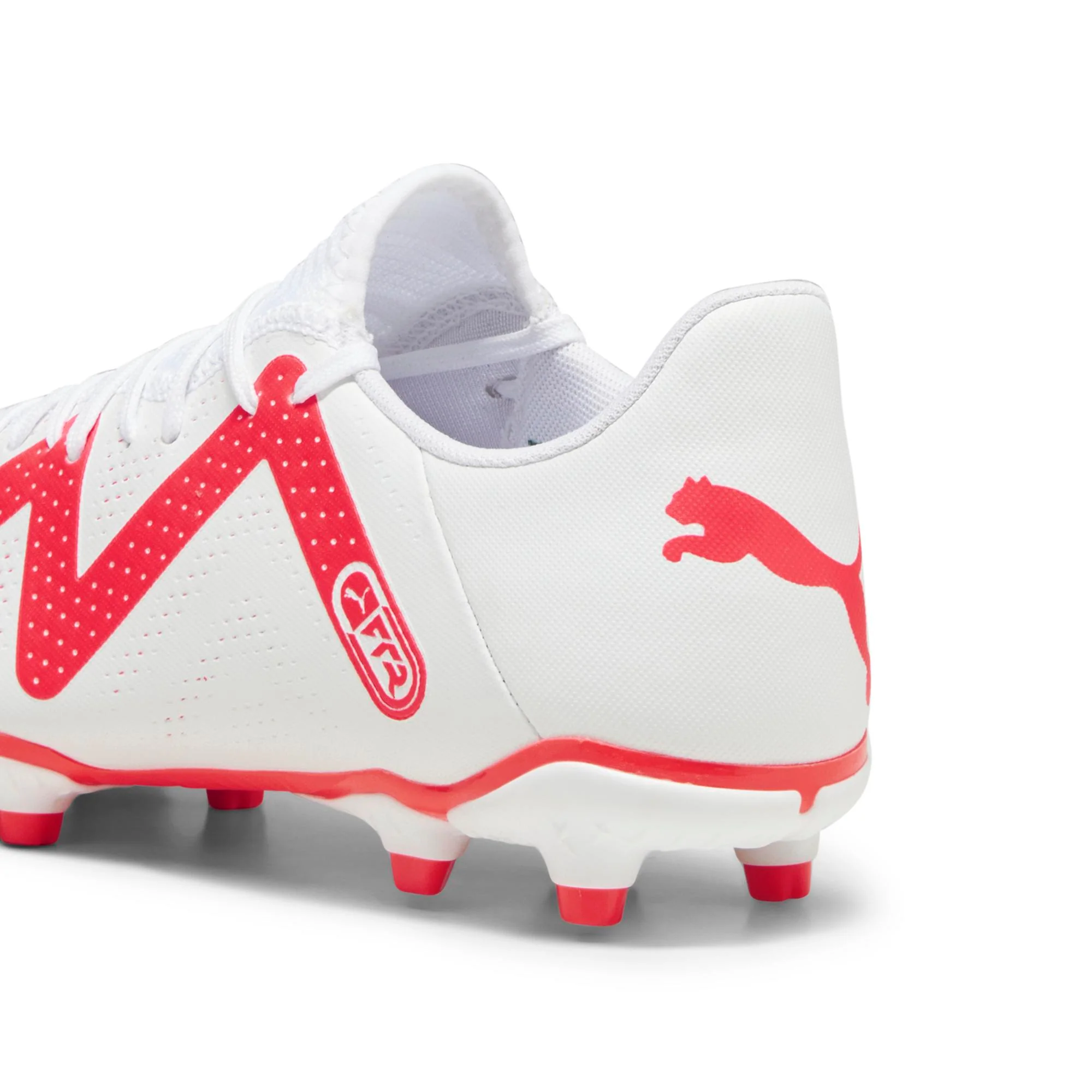 Scarpe da calcio per terreni duri bianche da uomo Puma Future Play FG/AG - Image 2