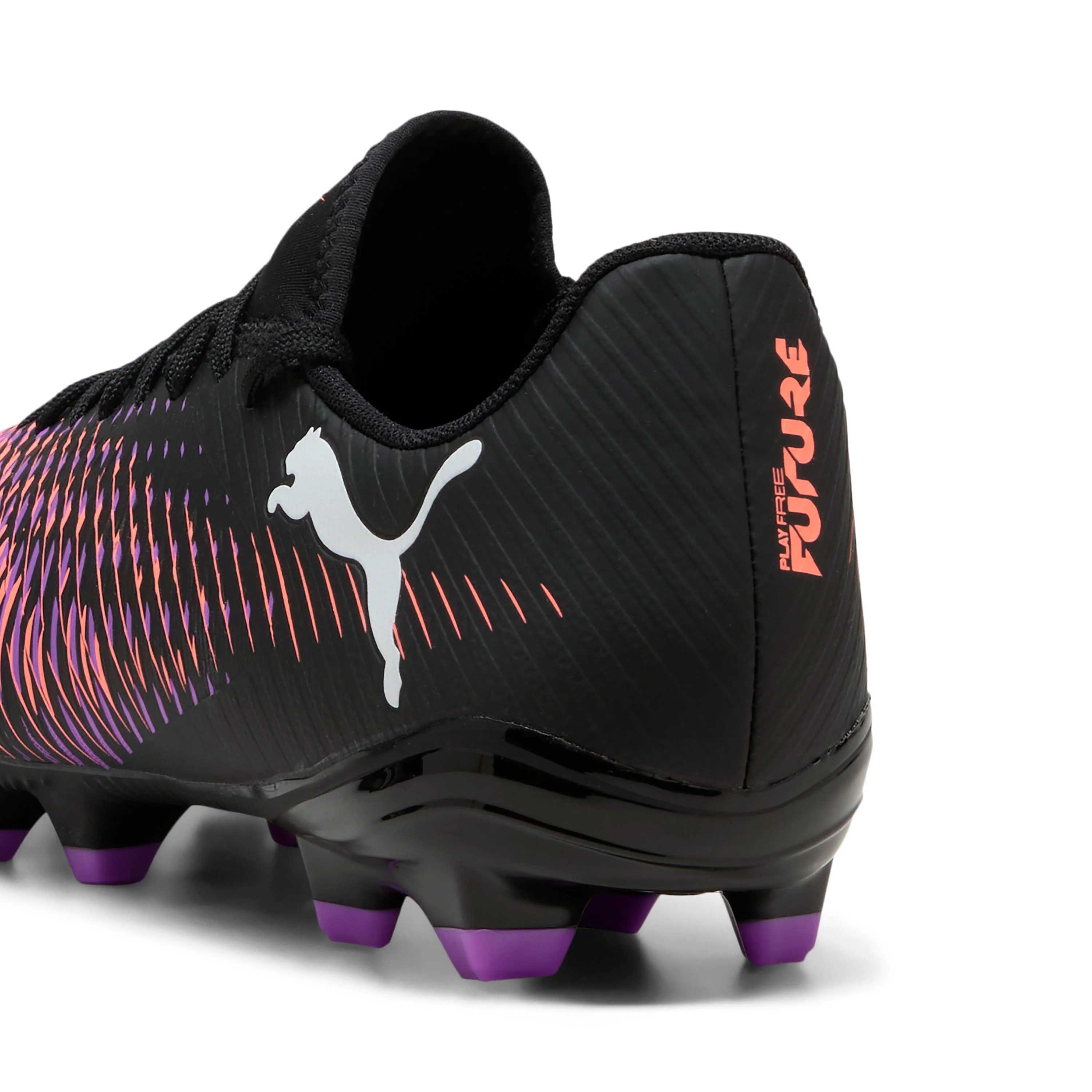 Scarpe da calcio Puma Future 8 Play da uomo nere e rosa per terreni erbosi - Image 5