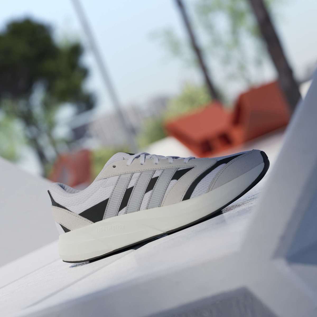 Scarpe bianche da uomo con suola ammortizzata adidas LIGHTSHIFT 2.0 - Image 3
